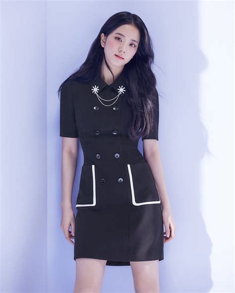 jisoo in black dress